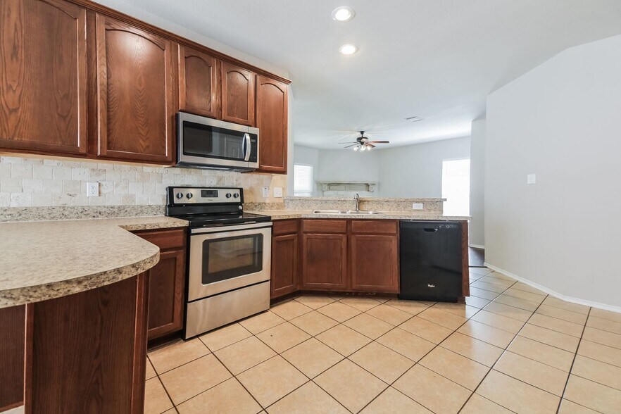 Building Photo - 9915 Wethers Field Cir