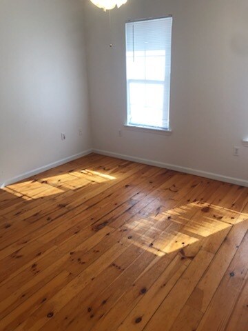 Building Photo - 2020 Southwood Dr