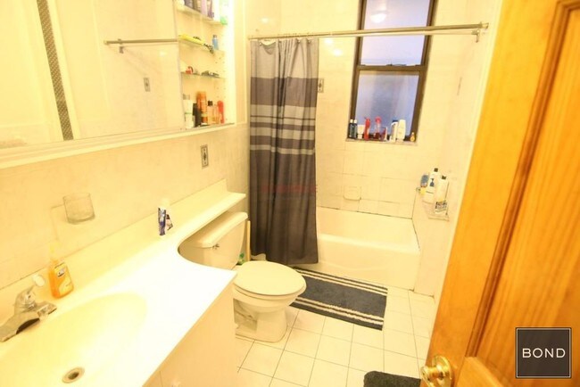 Building Photo - 292 W 92nd St