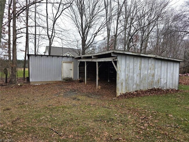 Building Photo - 1085 Brown Rd