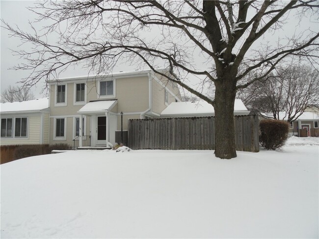 Building Photo - 206 Greenway Blvd