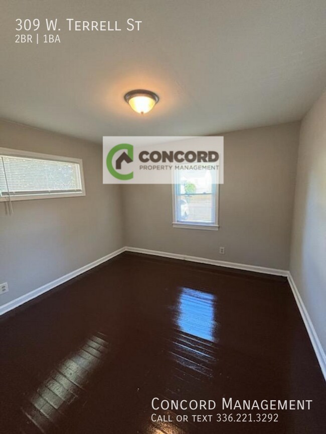 Building Photo - 309 W Terrell St