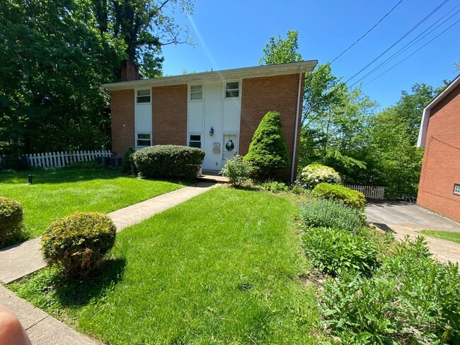 Building Photo - 7401-7403 Brighton Rd