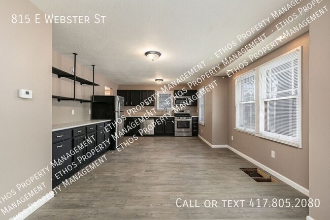 Building Photo - 815 E Webster St