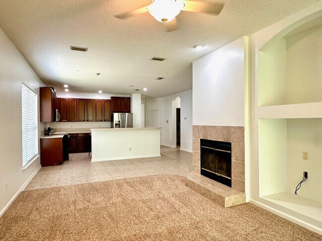 Building Photo - North Hampton! Amenities Galore! 4 Bed, 3 Bath!