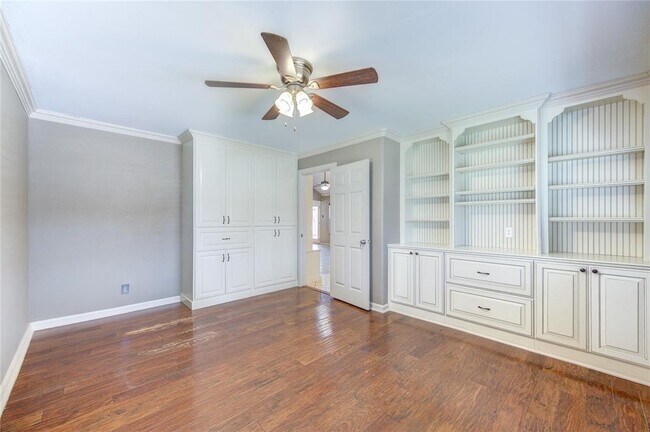 Building Photo - 4705 Dogwood Dr