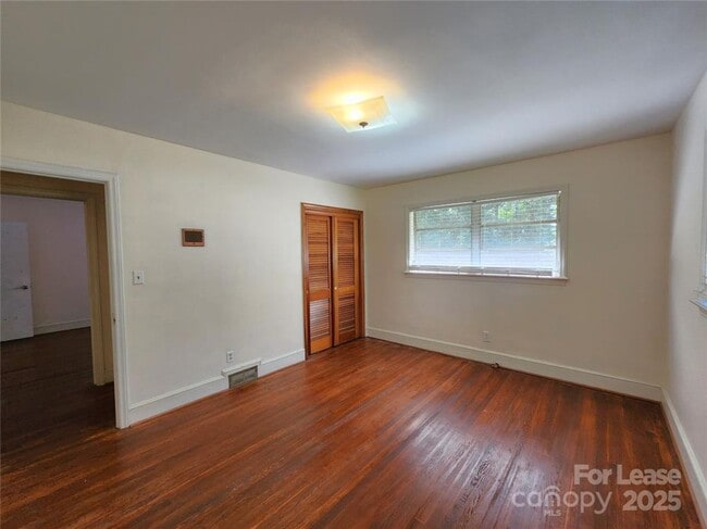 Building Photo - 7604 Shady Ln