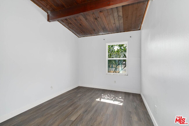 Building Photo - 5633 Cedarglen Dr