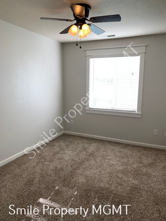 Building Photo - A nice house with 3 beds rooms and 2 baths.