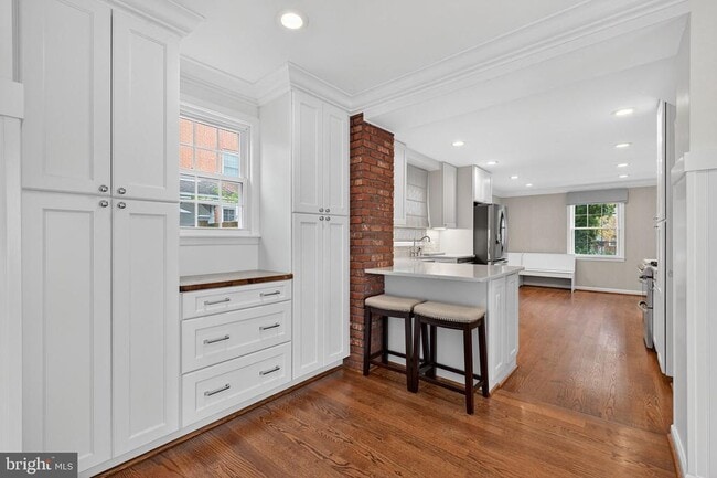 Building Photo - 3004 Marshall St