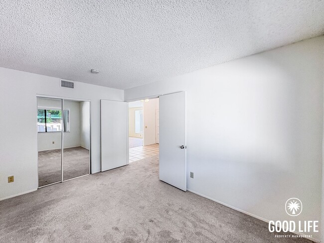 Building Photo - SD: Spacious 3BD/2BA Home in Carlsbad with Community Pool, 2-Car Garage & In-Unit Laundry