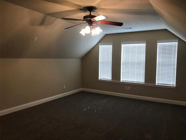 Building Photo - 7500 Mitra Dr