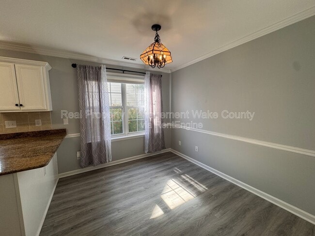 Building Photo - 206 Lindell Dr