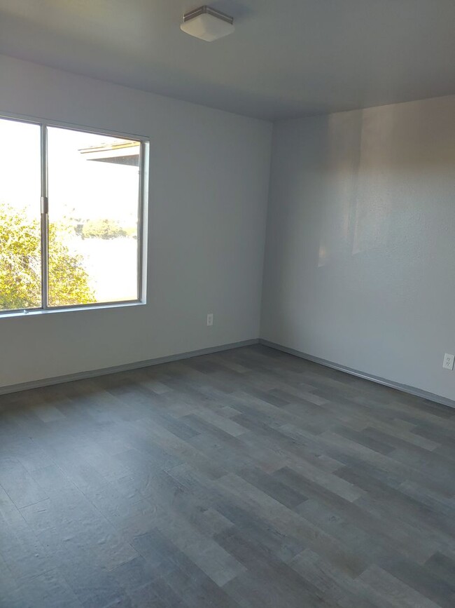 Building Photo - Now Leasing – Beautiful 3 Bedroom Townhome...