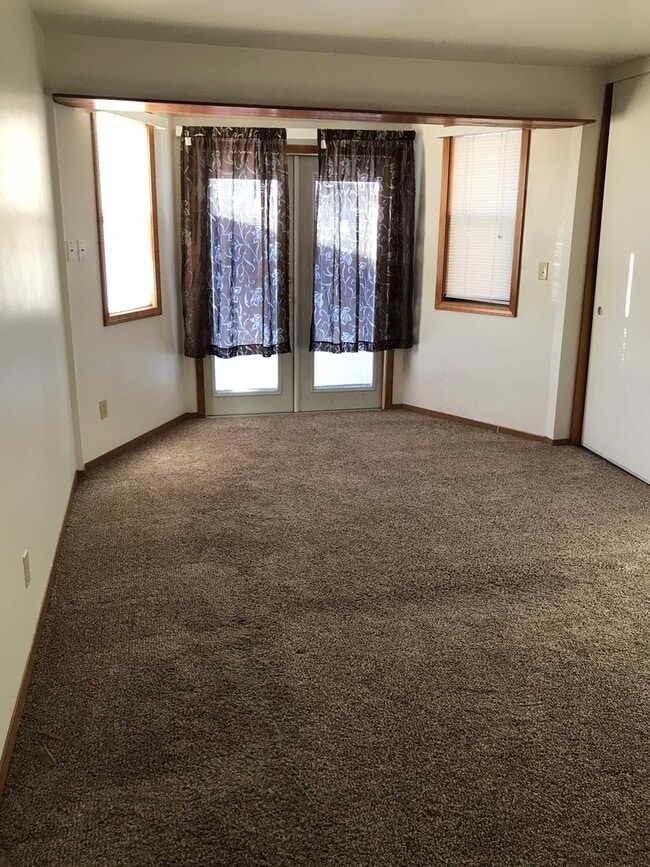 Building Photo - 205 Daley Dr