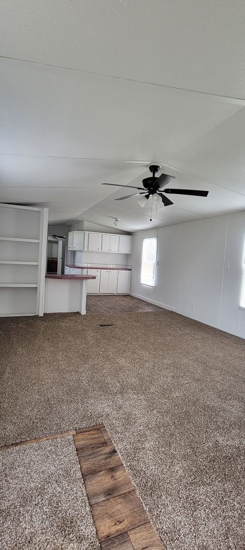 Building Photo - Ready to Move in