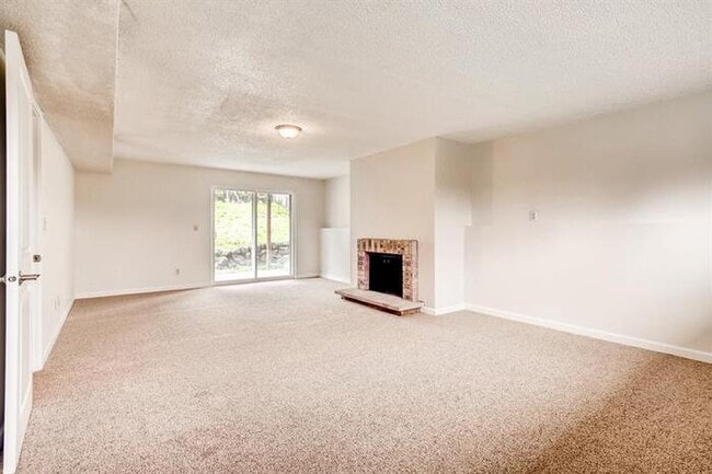 Building Photo - 10224 63rd Ave Ct E, Puyallup, WA, 98373