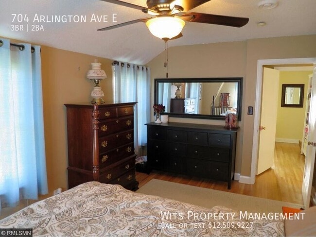 Building Photo - 704 Arlington Ave E