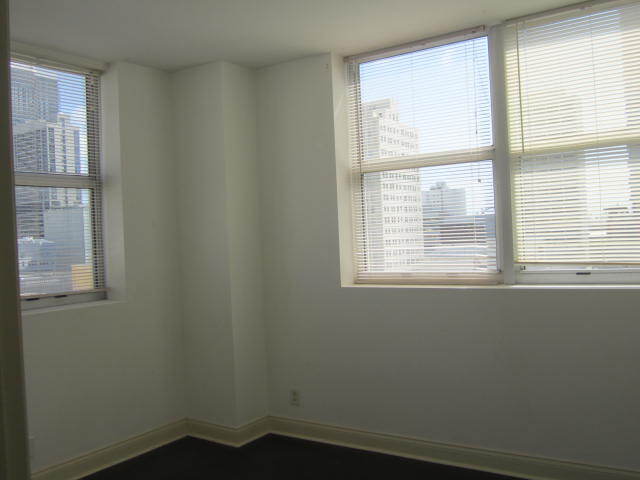 Building Photo - 101 E Flagler St