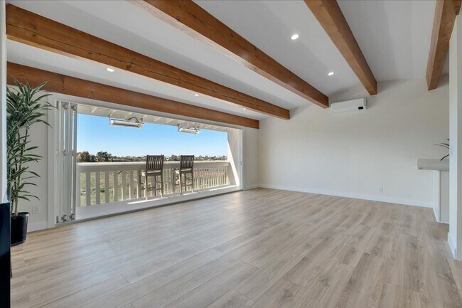 Building Photo - 745 Domingo Dr