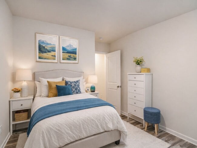 Building Photo - FIRST MONTH FREE - 3BR Townhome • Full Kitchen • Garage + Driveway