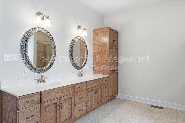 Building Photo - 14116 Spruce Ave