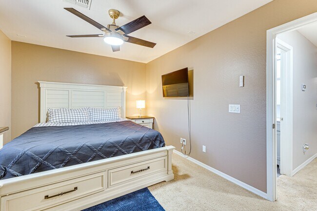 Building Photo - 3552 N Excalibur Pl