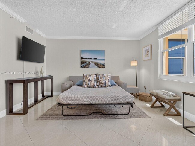 Building Photo - 2501 S Ocean Dr