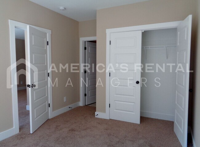 Building Photo - DEPOSIT PENDING!!! Town Home in Gardendale...