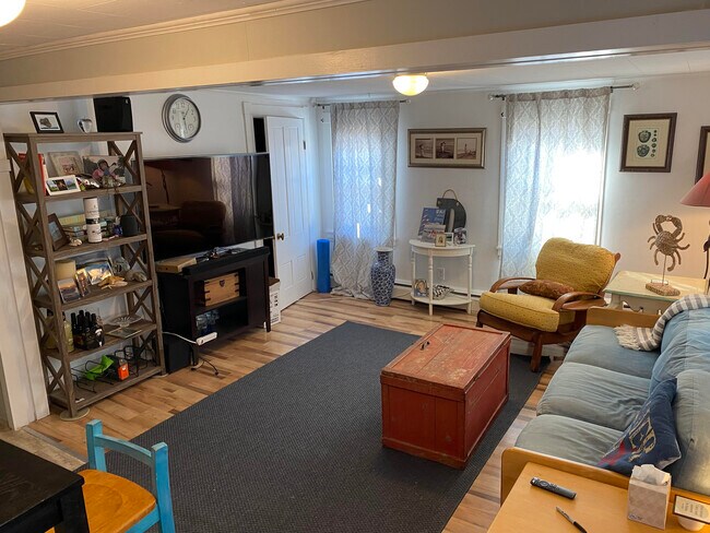 Building Photo - 17 Hanson St