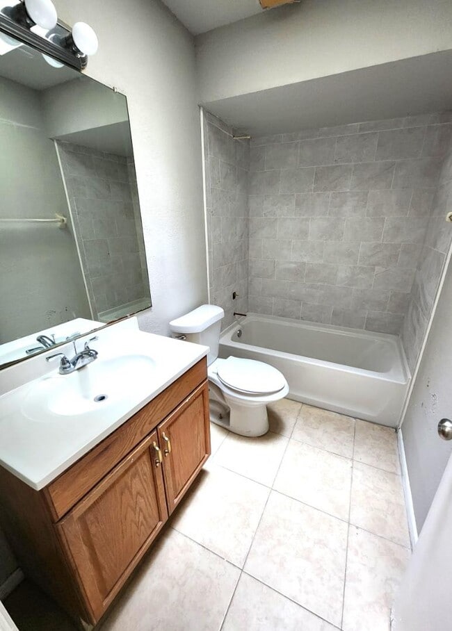 Building Photo - 103 Booth Ln