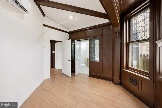 Building Photo - 6012 Ridge Ave