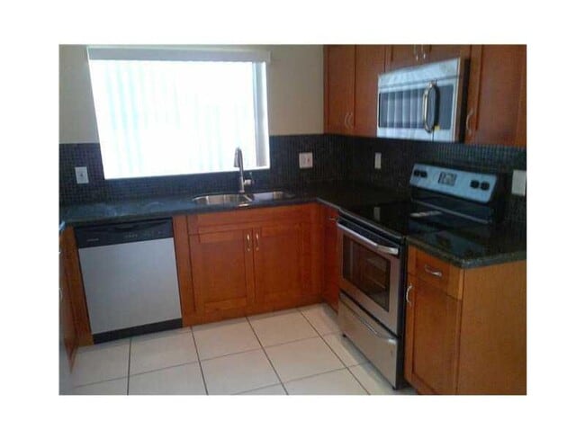 Building Photo - 1051 Briar Ridge Rd