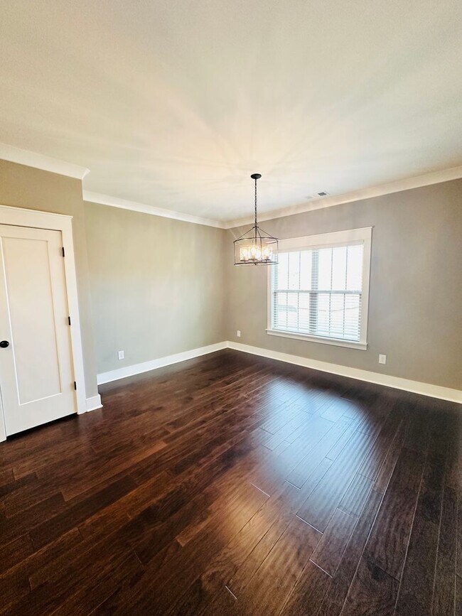 Building Photo - Luxury Living in Live Oak Preserve