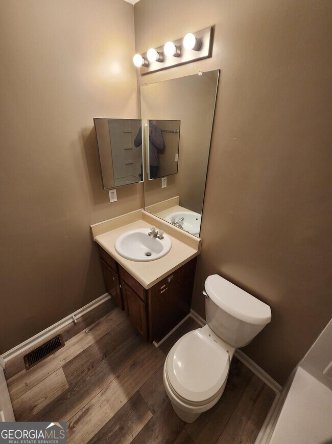 Building Photo - 4004 Browne Ct