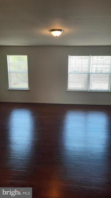 Building Photo - 712 Admiral's Quay Dr