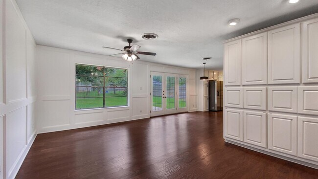 Building Photo - 3519 Midwest Dr