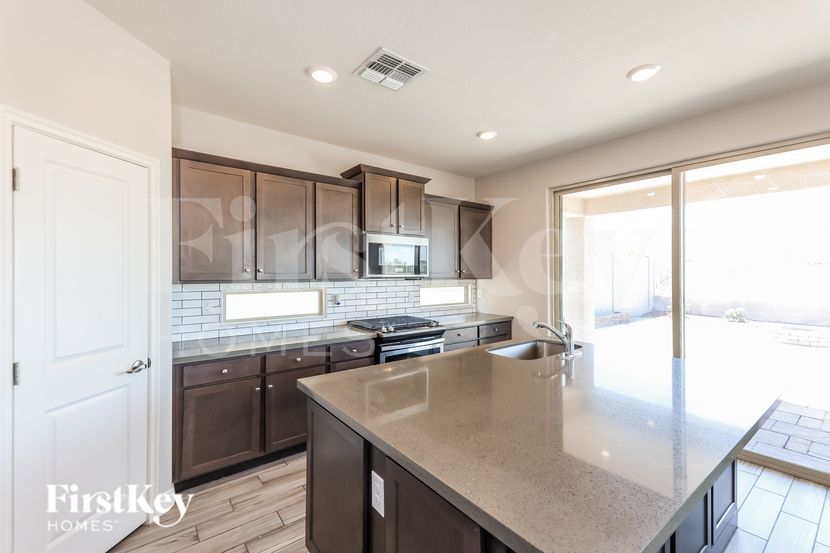 Building Photo - 11458 S 176th Dr