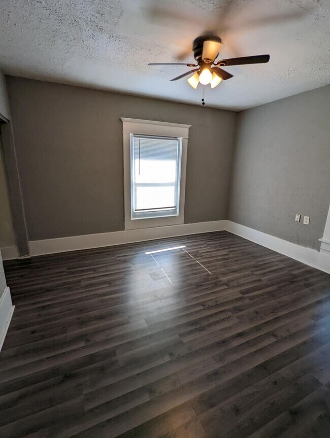 Building Photo - Charming 4-Bedroom Home Near Downtown & Kellogg