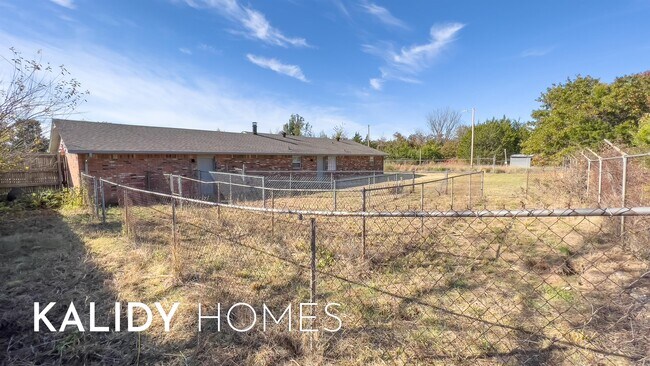 Building Photo - 257 N Peebly Rd