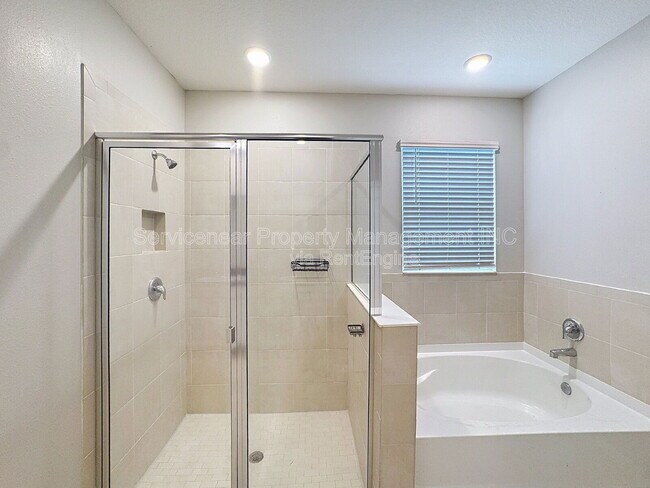 Building Photo - 13542 Golden Lime Ave