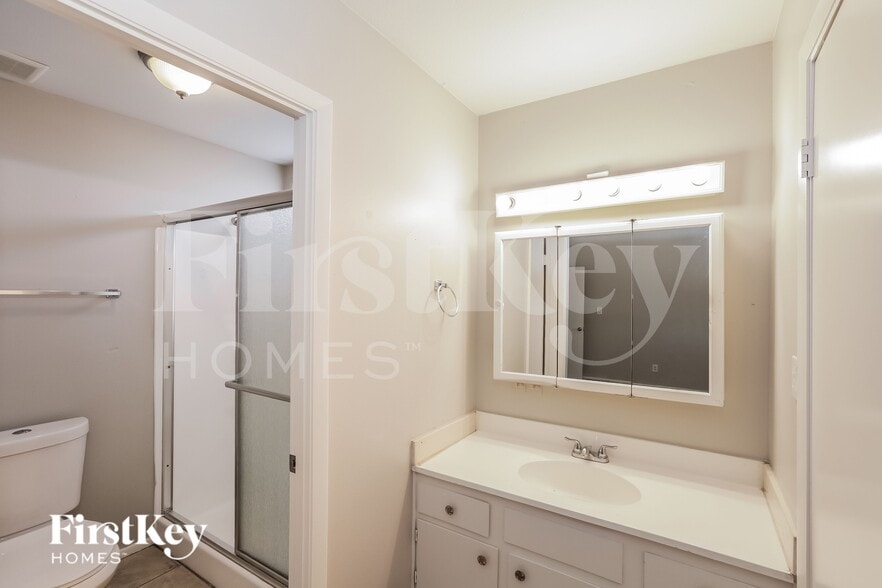 Building Photo - 14016 N 33rd Dr