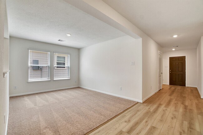 Building Photo - 18214 Sessile Oak Dr