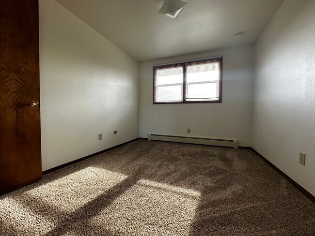 Building Photo - 1241 Apache Ave