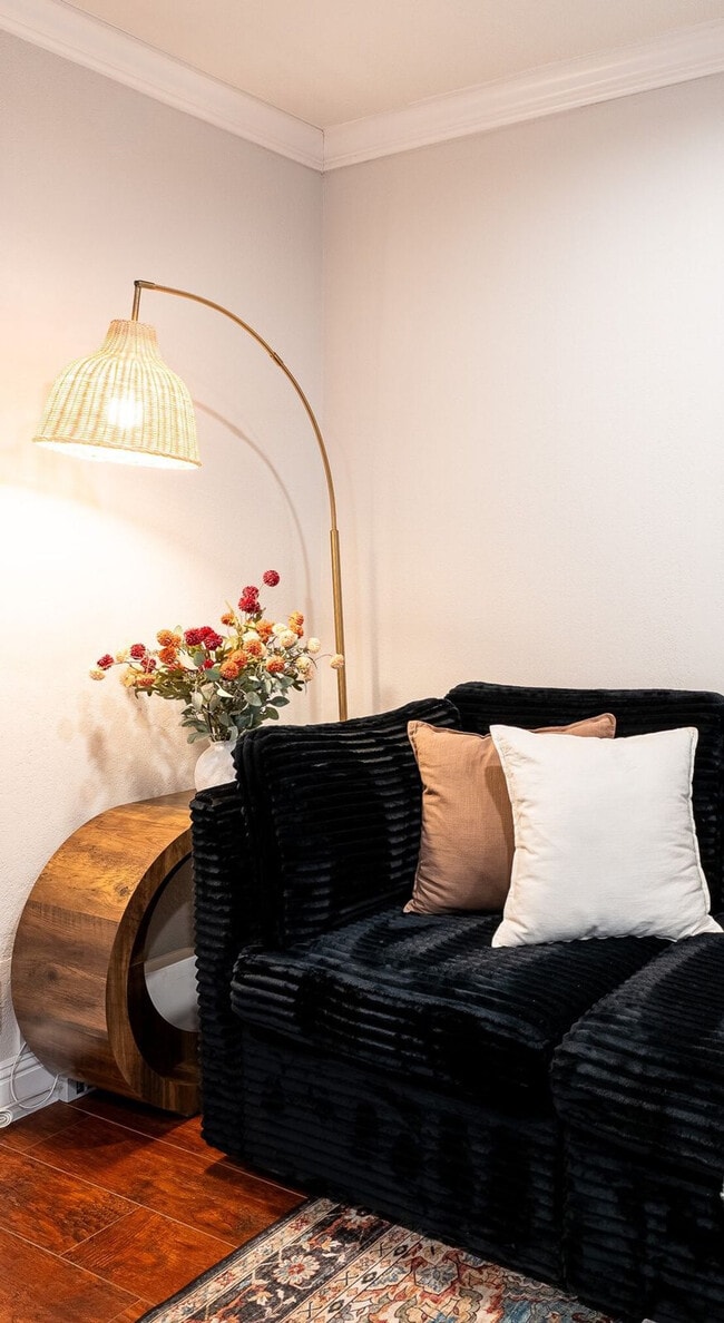 Building Photo - 1004 Airport Blvd