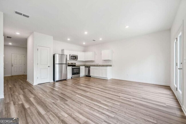 Building Photo - 100 Saginaw Ct