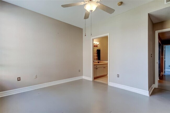 Building Photo - 9750 Lake Chase Island Way