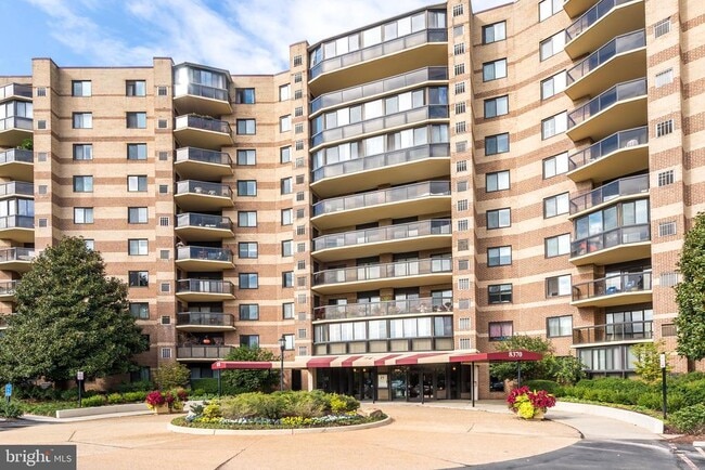 Building Photo - 8370 Greensboro Dr