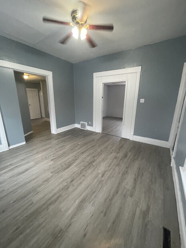 Building Photo - 1131 S 13th St