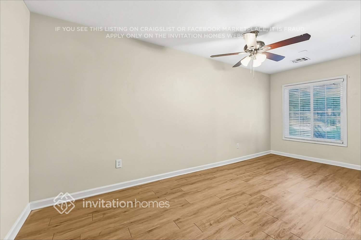 Building Photo - 4084 E Windsor Dr